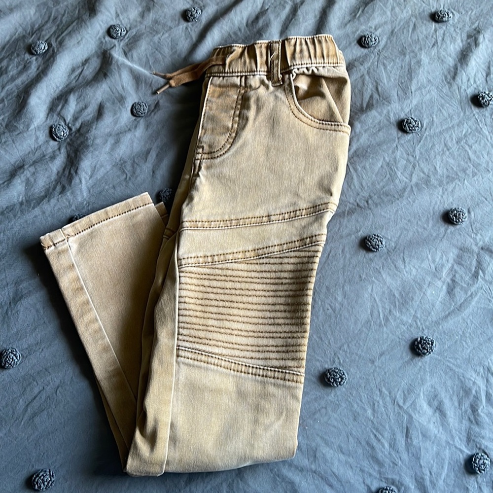 Tan Motto joggers stretch material for boys